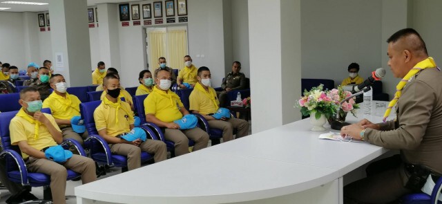 "จราจรจิตอาสา" แก้วิกฤตรถติดหน้าโรงเรียนเชียงใหม่