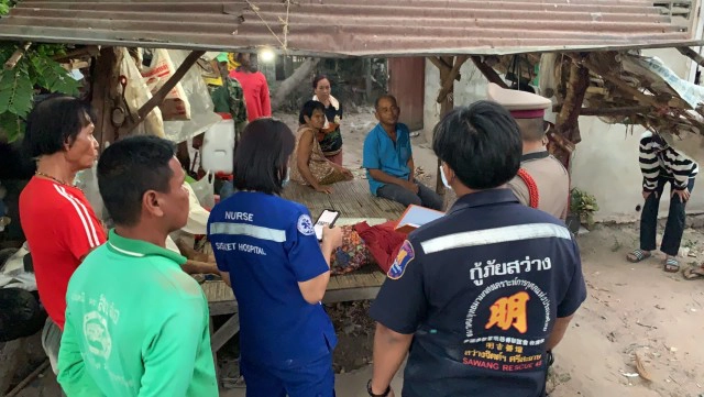 ต้นมะขามยืนต้นตายมา 10 ปีล้มฟาดทับคุณยายดับขณะรดน้ำต้นพริก