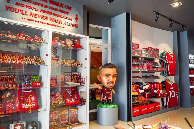 คาเฟ่"เด็กหงษ์"พลิกวิกฤติ-ขายอาหารตามสั่งสู้โควิด