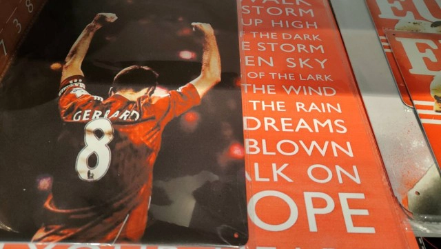 คาเฟ่"เด็กหงษ์"พลิกวิกฤติ-ขายอาหารตามสั่งสู้โควิด