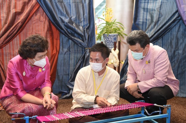 จัดประกวดผ้าลายพระราชทาน "ลายขอเจ้าฟ้าสิริวัณณวรี" ปลุกกระแสเทรนด์ผ้าไทยให้ทันสมัยสู่สากล