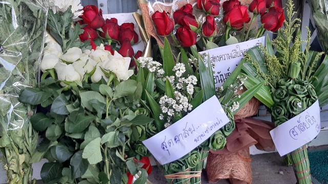 นายกรัฐมนตรีมอบกระเช้าให้กำลังใจครอบครัวหมอปัญญา