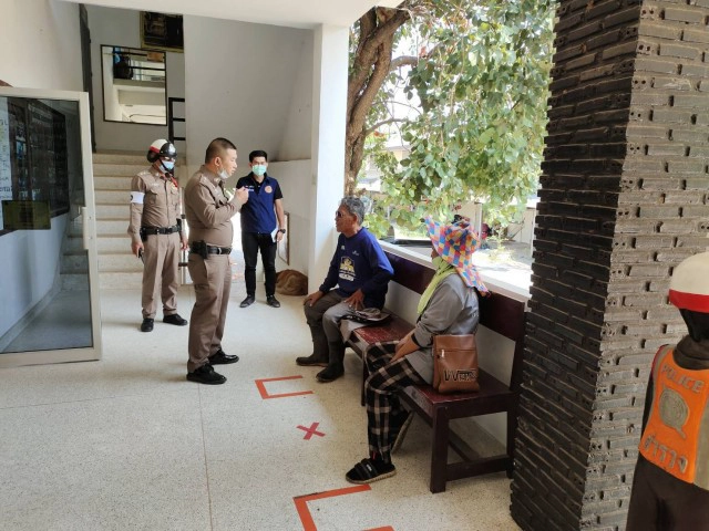 จับดำเนินคดีตาวัย73ปีเผาไร่อ้อยตนเองลามไหม้ป่าเสียหาย