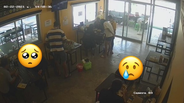 สุดเศร้าใจ!! ชาวเน็ตแชร์เรื่องราว ลุง-ป้า สแกน "เราชนะ" ไม่ได้ เหตุมือถือเก่า