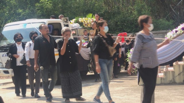 พ่อสั่งเสียก่อนตายห้ามเปิดธรณีกรรแสง ให้เปิดหมอลำแทน