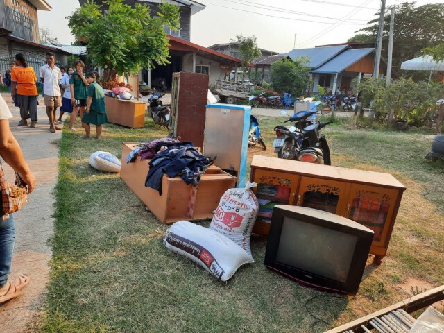 สุดป่วนหนุ่มคลั่งจุดไฟเผาบ้านตัวเองลามวอด 6 หลัง