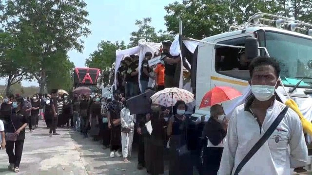 ห้ามเศร้า ขบวนรถแห่เล่นดนตรีสดงานศพ