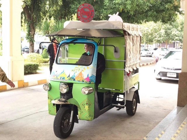 เปิดตัวตุ๊กตุ๊กต้นแบบอาหาร ต้านโควิด-19