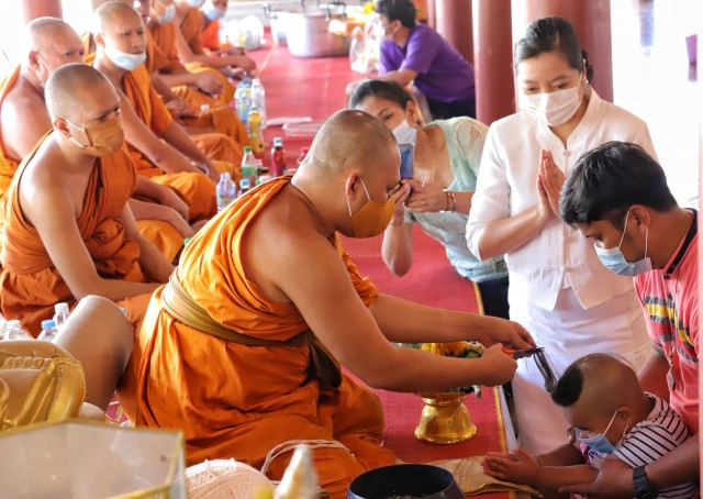 สัมผัสวิถีชีวิตรามัญ งานโกนจุกเด็กมอญ