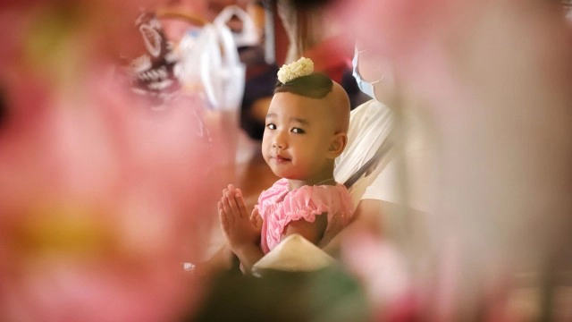 สัมผัสวิถีชีวิตรามัญ งานโกนจุกเด็กมอญ