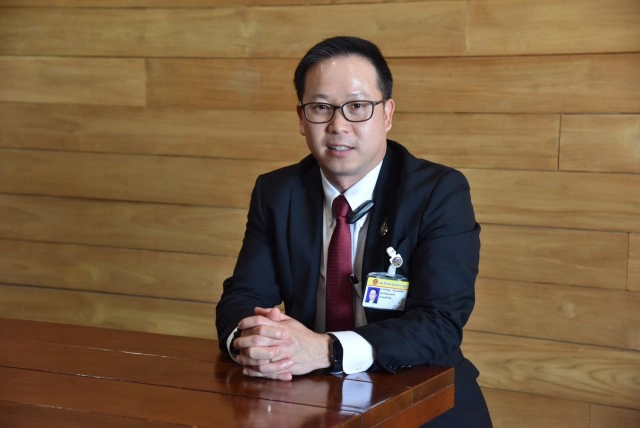 "เพื่อไทย" ชี้ "ประยุทธ์" ยังไม่เข้าใจเศรษฐกิจ สวน "สุพัฒนพงษ์" ตอบมั่ว