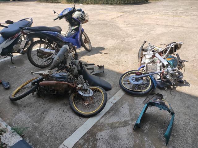 หนุ่มรับจ้างขนผักโมโหถูกรุมตีขับกระบะไล่ชนดะ ตาย 2 เจ็บ 4