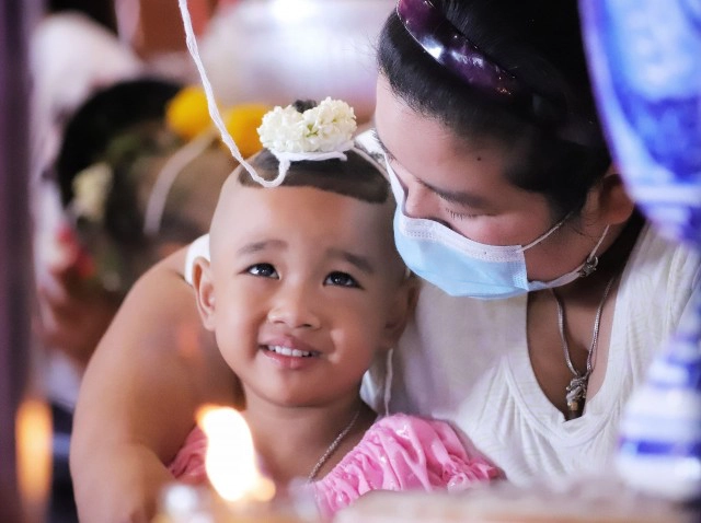 สัมผัสวิถีชีวิตรามัญ งานโกนจุกเด็กมอญ