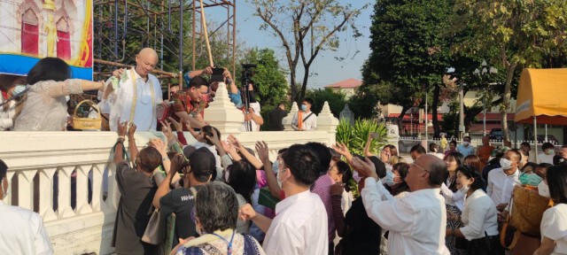 นักการเมืองอีสานอนุโมทนาน้องชาย "ทักษิณ" อุปสมบทที่วังน้ำเขียว 14 วัน