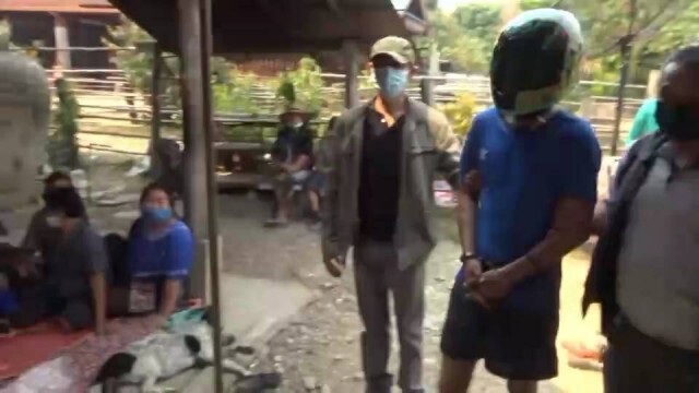 คุมตัวหลานทรพี ทำแผนท่ามกลางเสียงสาปแช่ง
