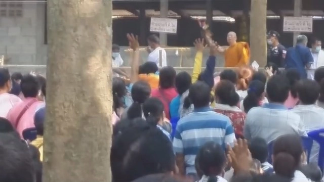  คอหวยแห่ทอดผ้าป่าวัดกุดแห่รอลุ้นเลขเด็ดงวดสุดท้าย