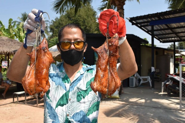 หนุ่มคิดฆ่าตัวตาย-ผันเลี้ยงหนูนาในโอ่งมังกร