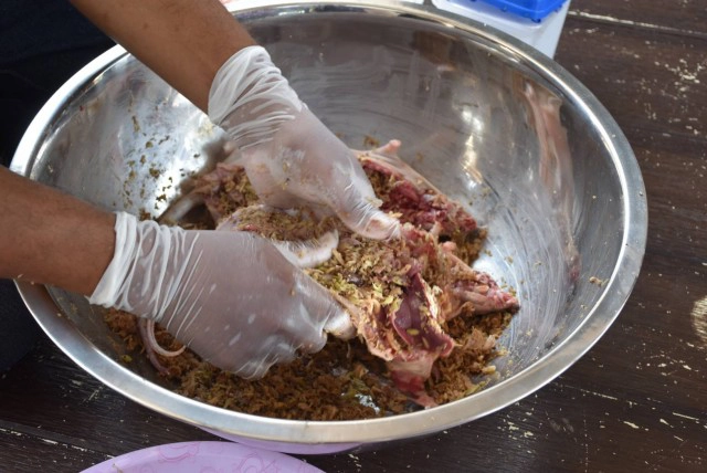 หนุ่มคิดฆ่าตัวตาย-ผันเลี้ยงหนูนาในโอ่งมังกร