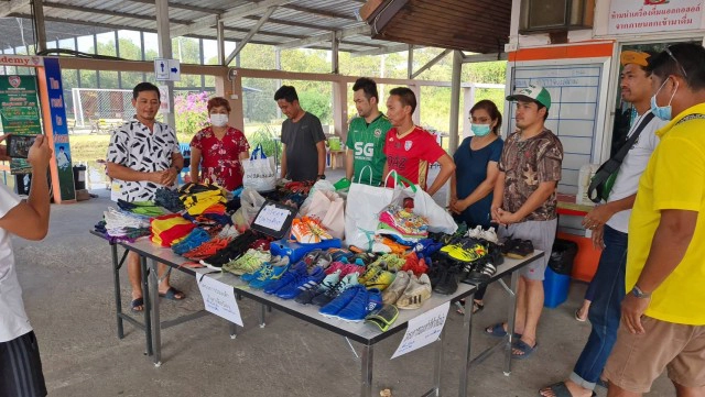 รองเท้ากีฬาเพื่อน้อง มอบให้โรงเรียนวัดบ้านลางสาง จ.ตาก