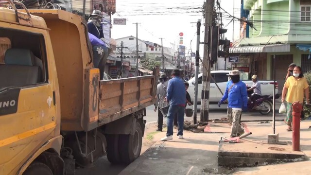 สัญญาณไฟเขียวขึ้นพร้อมกันชนสนั่น 2 วันซ้อน