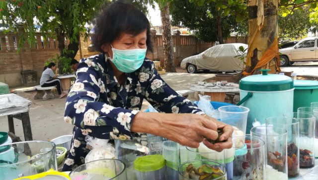 "ขนมหวานป้าช่วย"คลายร้อนดับกระหาย