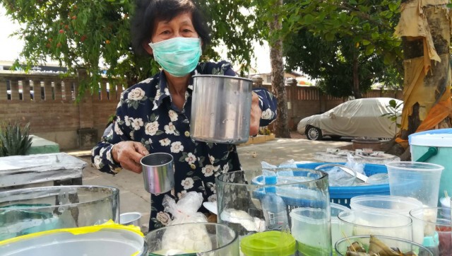 "ขนมหวานป้าช่วย"คลายร้อนดับกระหาย