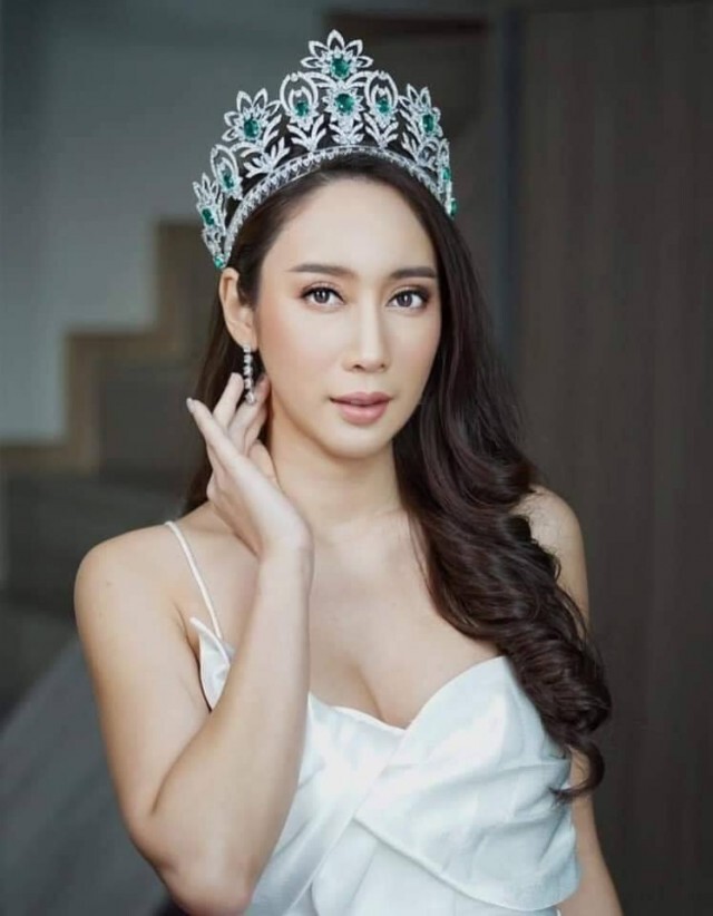 ภาพวงจรปิด ‘อดีตนางงามมิสเอิร์ธ 2019’ ฝ่าไฟแดง แยกรามคำแหง