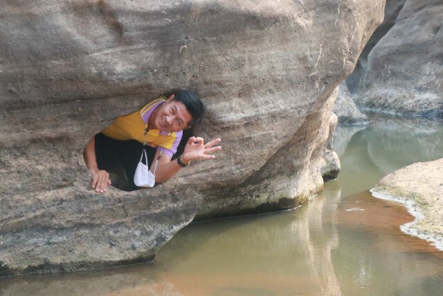ล่องเรือเปิดท่องเที่ยวชม"แก่งฮอม"