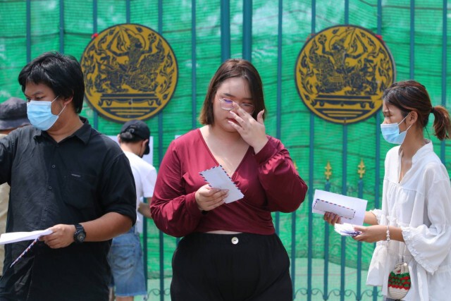 "รุ้ง ปนัสยา" ร่วมอ่านจดหมายน้อยถึงคนในคุก ให้กำลังใจ 4 ราษฎร