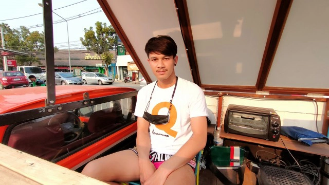 "บังรอน"นักมวยดัง-หันขายขนม"คีช"