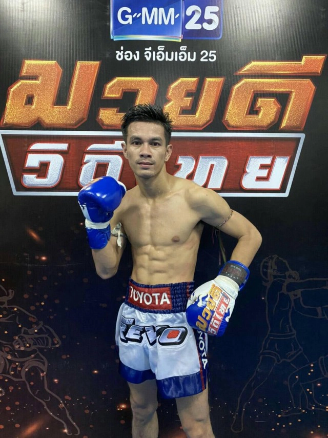 "บังรอน"นักมวยดัง-หันขายขนม"คีช"