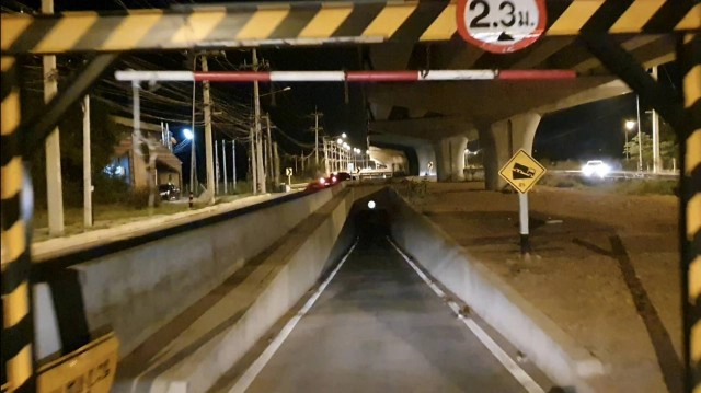 วอนแก้ไขอุโมงค์ทางลอดอันตรายน้ำขังไฟดับกว่า2สัปดาห์