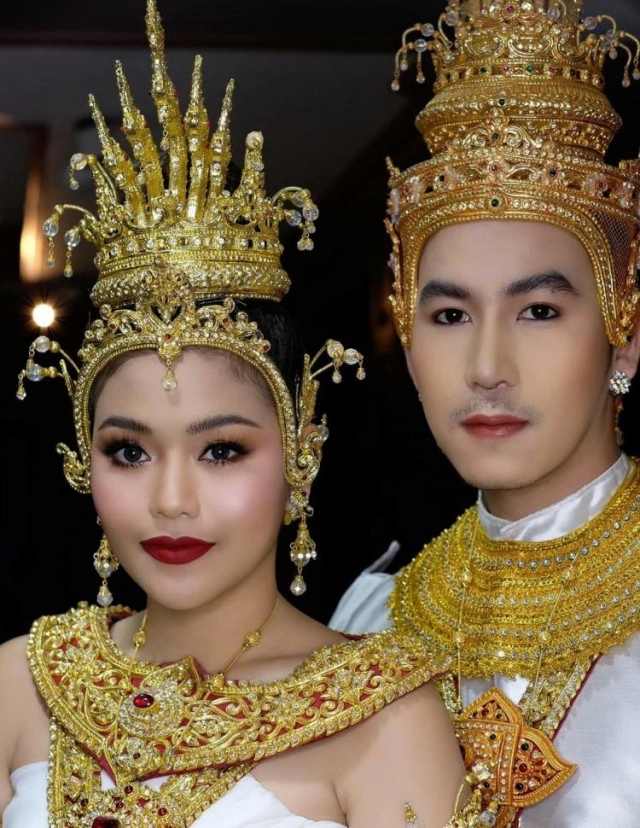 ฮือฮา!! "ธัญญ่า อาร์สยาม" รำบวงสรวง พญานาคโผล่กลางงาน ชาวบ้านสาธุกันลั่น