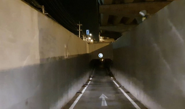 วอนแก้ไขอุโมงค์ทางลอดอันตรายน้ำขังไฟดับกว่า2สัปดาห์