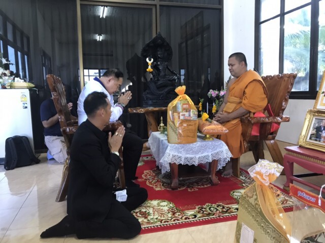 "บิ๊กป้อม" ขอท่านพ่อจตุคามช่วยชนะเลือกตั้งเมืองคอน