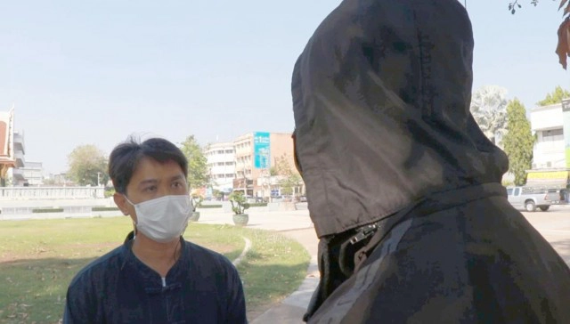 ติดป้ายประชด! จอดรถขวางหน้าบ้าน