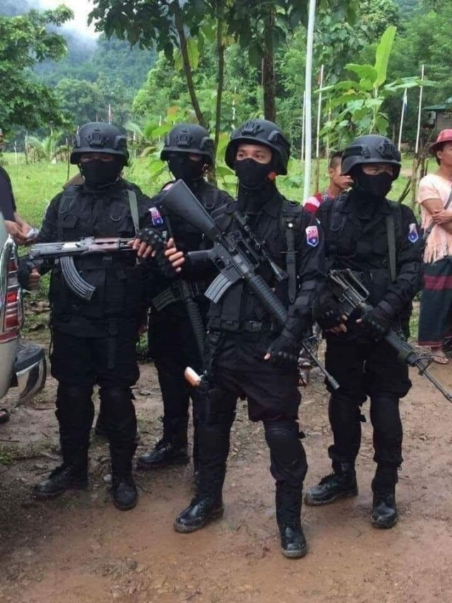 ทหารพม่าสุดทนยิงปชช.-หันชู 3 นิ้ว