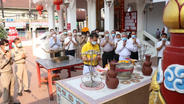 ขอคืนพื้นที่สร้างอนุสาวรีย์พระนารายณ์
