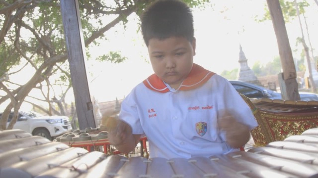 ทึ่ง!เด็กอัจฉริยะวัย6ขวบเล่นดนตรีไทยได้เกือบทุกชนิด