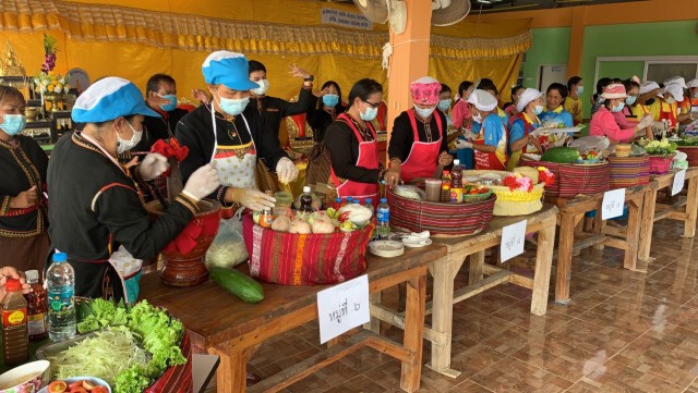 ส้มตำลีลาแข่งกินปลาช่อนรสดีข้าวจี่รสเด็ด