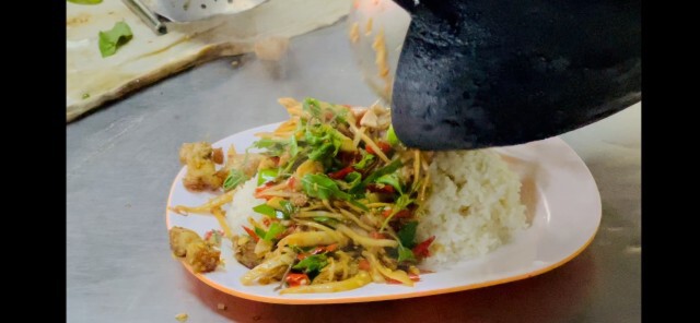 ว้าว!ถูกดีมีจริงตักล้นจาน  ร้านอาหารขวัญใจชาวโคราช