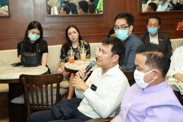 ปชป. เปิดพื้นที่ชวนรัฐ-เอกชน ถกปัญหา "จราจร กทม."