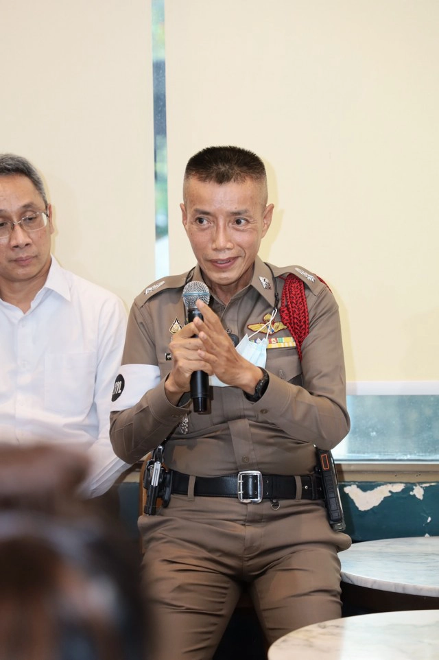 ปชป. เปิดพื้นที่ชวนรัฐ-เอกชน ถกปัญหา "จราจร กทม."