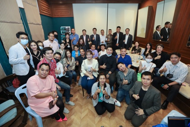 ปชป. เปิดพื้นที่ชวนรัฐ-เอกชน ถกปัญหา "จราจร กทม."