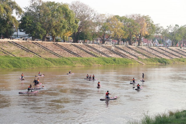 ผู้ว่าฯพิษณุโลกนำทีมพาย"Sup Board"ส่งเสริมกีฬาทางน้ำ