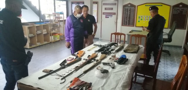 บุกจับพ่อค้ายาเสพติดพร้อมอาวุธสงครามใช้ในราชการ