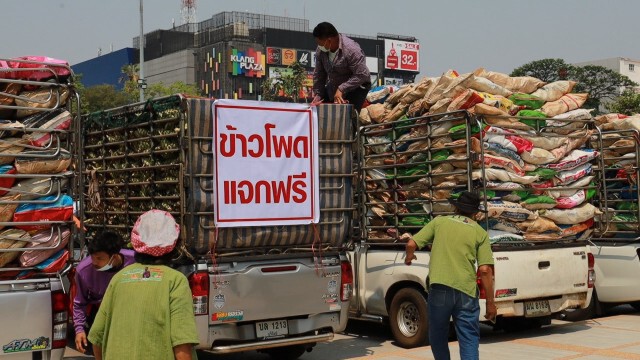 แจกข้าวโพดหวาน 50 ตันหลังราคาตกต่ำ