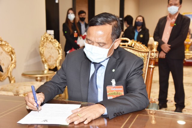 "อาญาสิทธิ์" เข้าสภารายงานตัวแล้วหลังคว้าชัยเลือกตั้งซ่อม