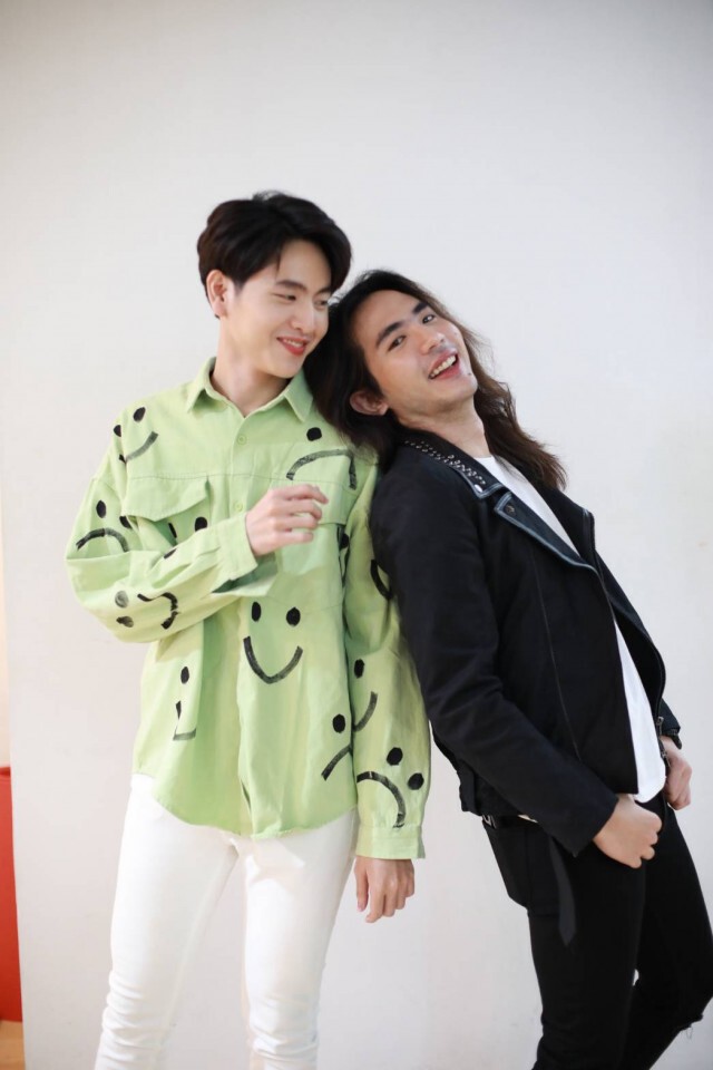 โฉมหน้า 5 นักแสดงซีรีส์ สะท้อนวงการฯ "จะรักก็รักเหอะ"