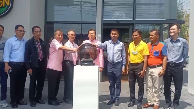 "บิ๊กโจ๊ก" โผล่เปิดตัววันเกิดพ่อตา